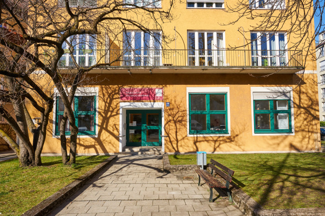 EHG Hauptgebäude Eingang